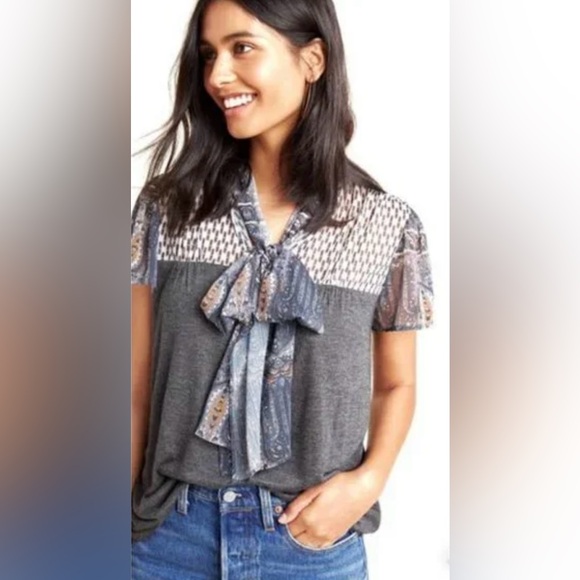 Anthropologie Tiny Kari Chiffon Neck Toe Blouse Gray Size Small - Picture 1 of 7